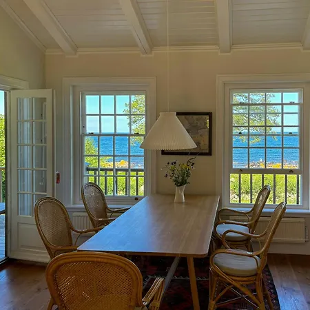 Summer House With Sea View At Bolshavn Hébergement de vacances Ostermarie